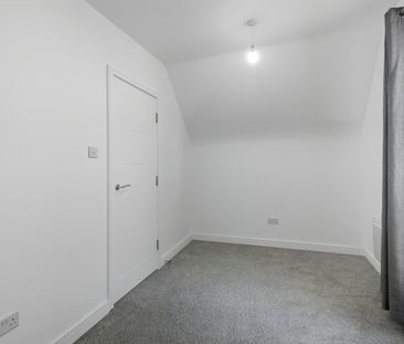 3 Bed Flat, Seven Sisters Road, N15 - Photo 2