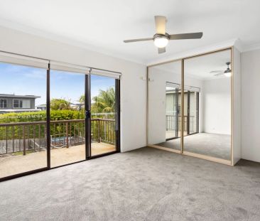 Two-Storey Townhouse with Ocean Views - Photo 1