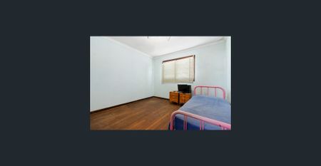 Waiting for you! - Photo 3