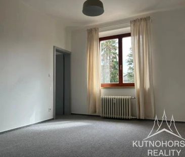 Pronájem bytu 3+1 s balkonem v Kutné Hoře, ulice Jiráskovy sady - Photo 1