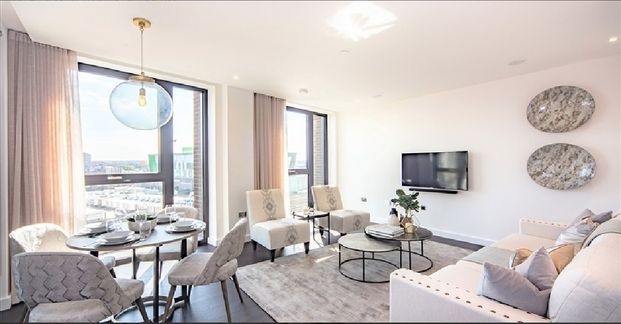 2 Bedroom Apartment, Charles Clowes Walk, Nine Elms, London - Photo 1