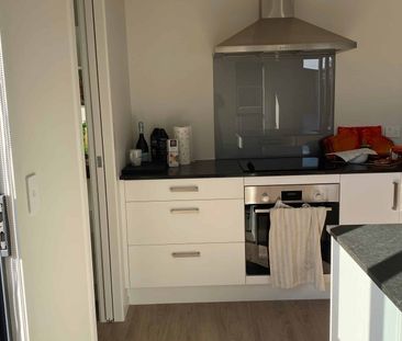 Near new 3 bedroom home - Photo 1