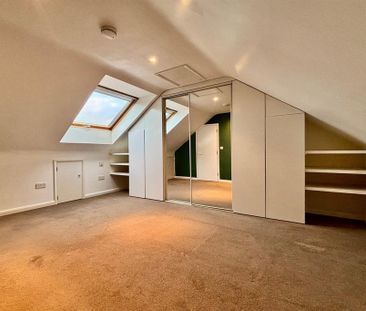 4 bedroom end of terrace house to rent - Photo 5