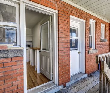 Detached Home For Lease | X8129450 - Photo 4