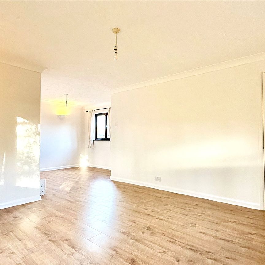 Othello Grove, Warfield Othello Grove, Warfield - Photo 2