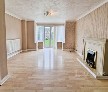 4 bedroom mid-terrace to rent Cedar Road, Eastleigh - Photo 2