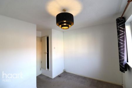 2 bedroom semi-detached house to rent - Photo 5