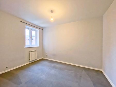 Ascot Court, Aldershot, Hampshire, GU11 - Photo 3