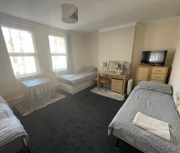 1 bedroom property to rent - Photo 4