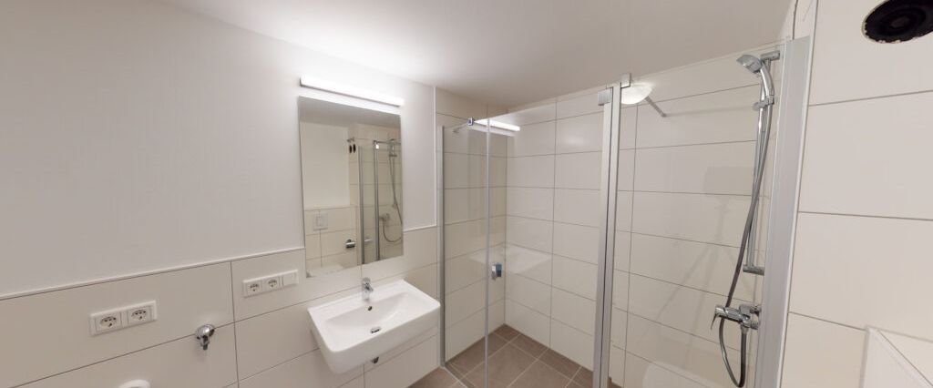 Platz für die ganze Familie! 4-Zimmer-Wohnung mit EBK un Fußbodenheizung! - Photo 1