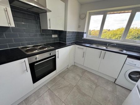 2 bedroom flat to rent - Photo 4