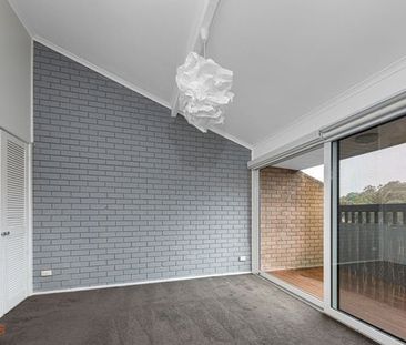13 English Court, Phillip ACT 2606 - Townhouse For Rent | Domain - Photo 3