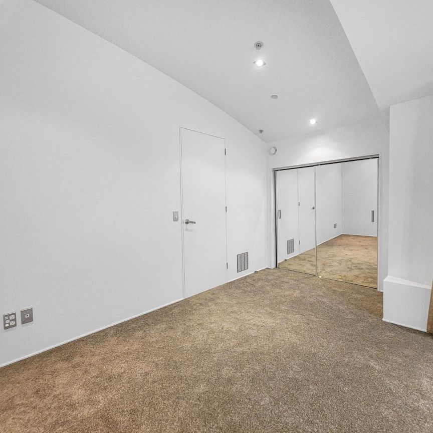 ***Welcome home to 137/72 Tory Street*** - Photo 1