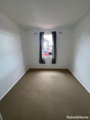 Convenient & Comfortable Living in Bomaderry - Photo 4