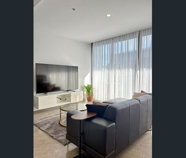 Fully Furnished Bayside Apartment in the Heart of Port Melbourne - Photo 2