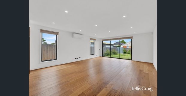 Stylish Four Bedroom home with two living areas! - Photo 1