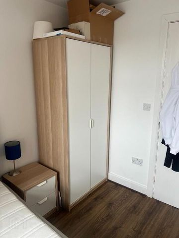 701 College Central, 4 College Avenue, Belfast, BT1 6BD - Photo 4