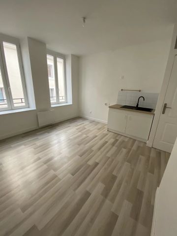 Location Appartement 3 pièces 62m² BOULOGNE SUR MER 62200 - Photo 2