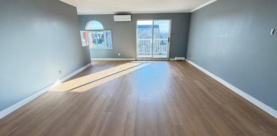 Superbe 5 1/2 entièrement rénové à Granby - Photo 2