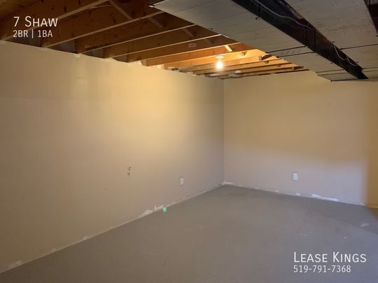 Beautiful Semi Ranch With Attached Garage in Amherstburg - Photo 1