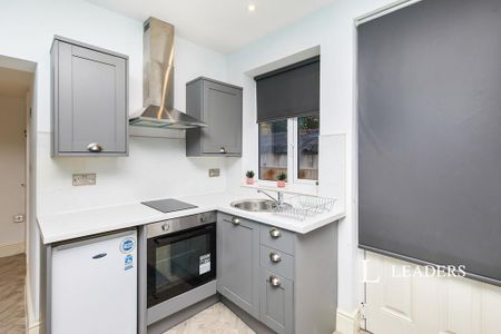 Studio to rent - Photo 5