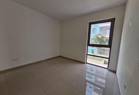 Gated community | Elegant Living | Perfect loc - Photo 2