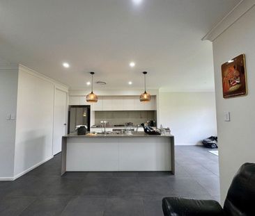 Modern 5-Bedroom Family Home in a Convenient Caddens Location - Photo 4