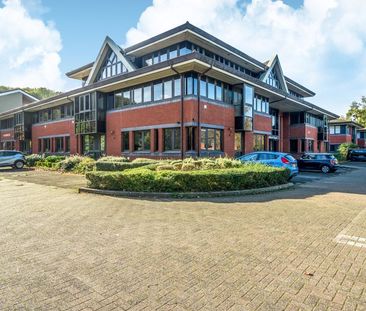 Catteshall Lane, Godalming, Surrey, GU7 - Photo 2