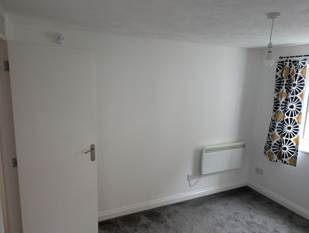 1 Bed Flat, Butlers Close, BS5 - Photo 4