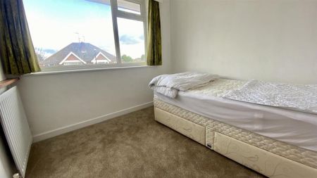 3 bedroom semi-detached house to rent - Photo 2