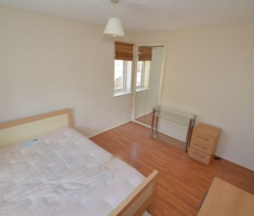 Meadfield Road, Langley, Berkshire,SL3 - Photo 3