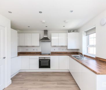 3 bedroom semi-detached house to rent - Photo 3