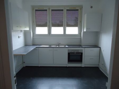 Location Appartement 4 pièces 101m² VARENNES VAUZELLES 58640 - Photo 4