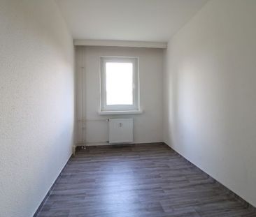 Schöne 3 Zimmer-Wohnung mit Dusche und Loggia sucht neuen Mieter! - Photo 1