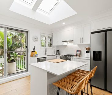 Unique penthouse style entertainer in leafy cul-de-sac - Photo 4