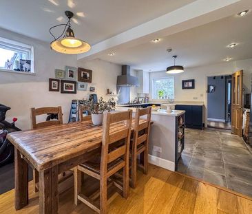 3 bedroom semi-detached house to rent - Photo 3