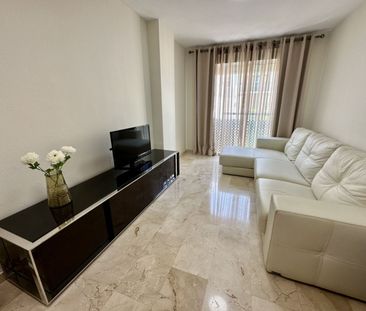 Middle Floor Apartment in Estepona - Photo 3