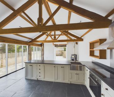 2 bedroom barn conversion to rent - Photo 2