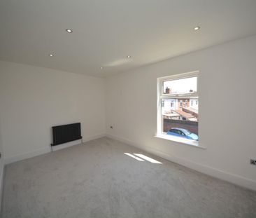 3 bed House - End Terrace for Rent - Photo 6