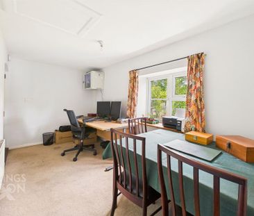 2 bedroom end of terrace house to rent - Photo 5