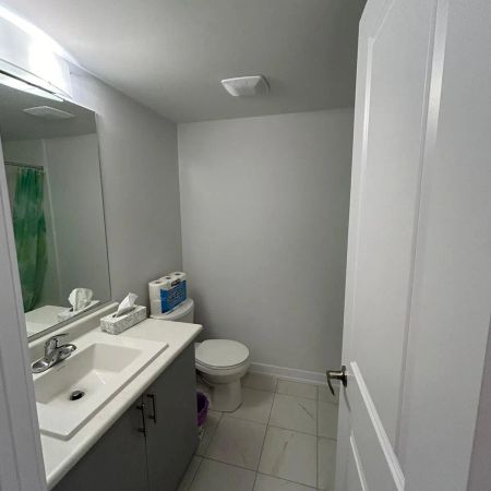 Property For Lease | N8236956 - Photo 4