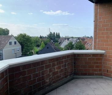 Frisch renovierte 1,5-Zimmer-Wohnung mit Sonnenbalkon, innenliegend... - Photo 1