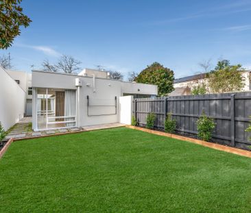 8 Kaikoura Avenue, Hawthorn East VIC 3123 - House For Rent | Domain - Photo 2