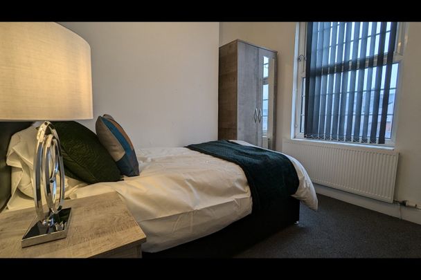 Room in a Shared House, Avon Street, B11 - Photo 1