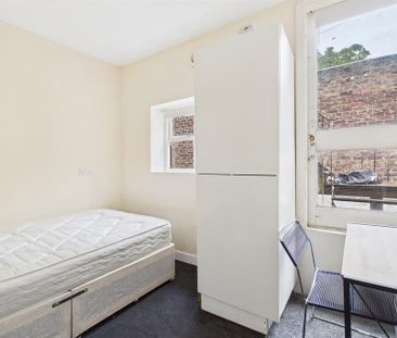 4 bedroom property to rent - Photo 4