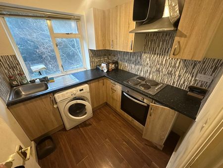 Studio Flat, Crutchley Road, SE6 - Photo 4