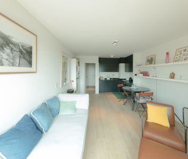 Lichtrijke gerenoveerde 1-slaapkamerappartement - uitstekend gelegen - Photo 1