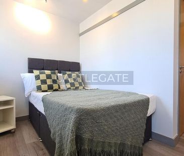 1 bedroom in a flat share to rent - Photo 6