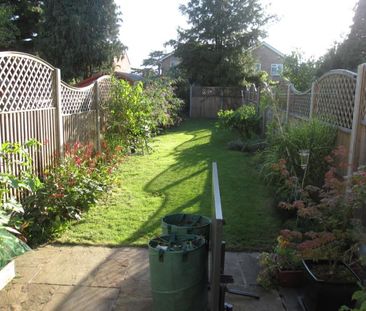 Clandon Avenue, Egham, Surrey, TW20 8LP - Photo 4