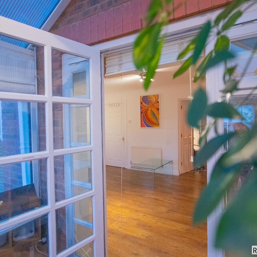 4 bed Detached in Corfield Road , Enfield, N21 1SF - Photo 1